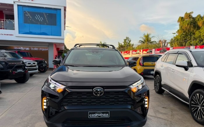 Foto 2 de 2025 Toyota RAV4 XLE