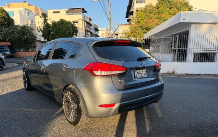 Foto 10 de 2016 KIA FORTE