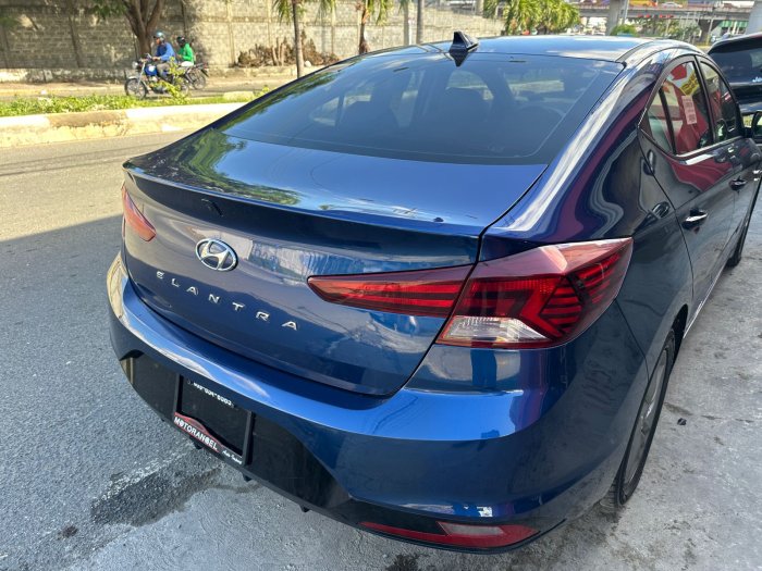Foto 6 de 2020 HYUNDAI ELANTRA SEL