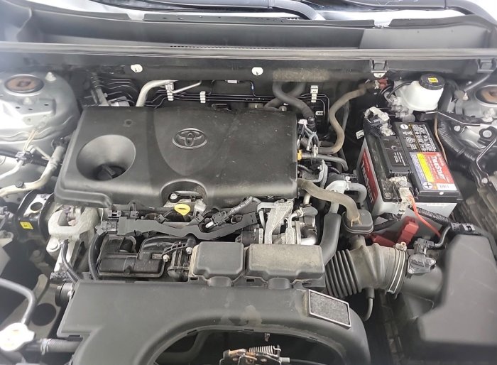 Foto 11 de 2021 Toyota RAV-4 LE