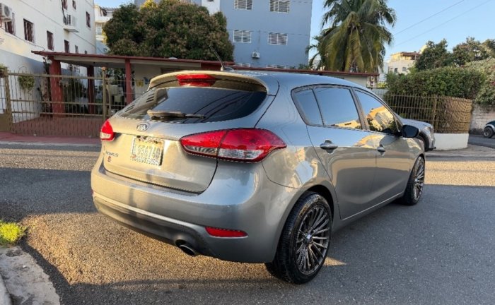 Foto 8 de 2016 KIA FORTE