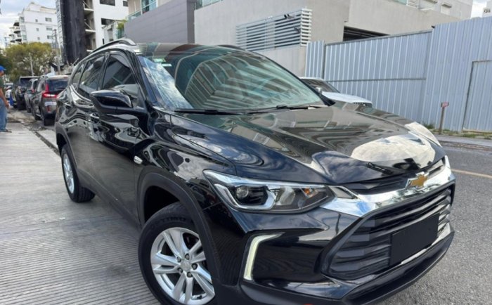 Foto 3 de 2023 CHEVROLET TRACKER LS
