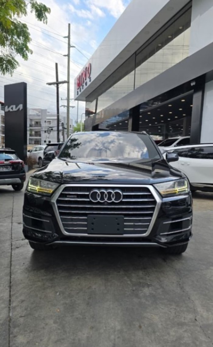 Foto 4 de 2017 AUDI Q7 QUATRO