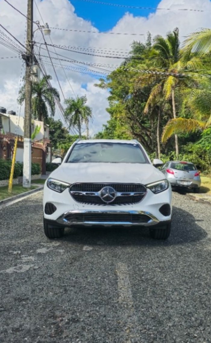 Foto 2 de 2025 MERCEDES-BENZ CLASE GLC 200