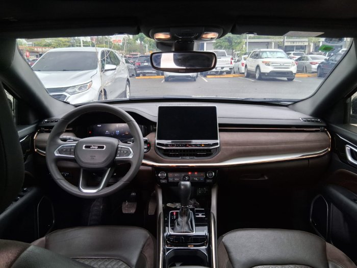 Foto 9 de 2024 JEEP COMMANDER
