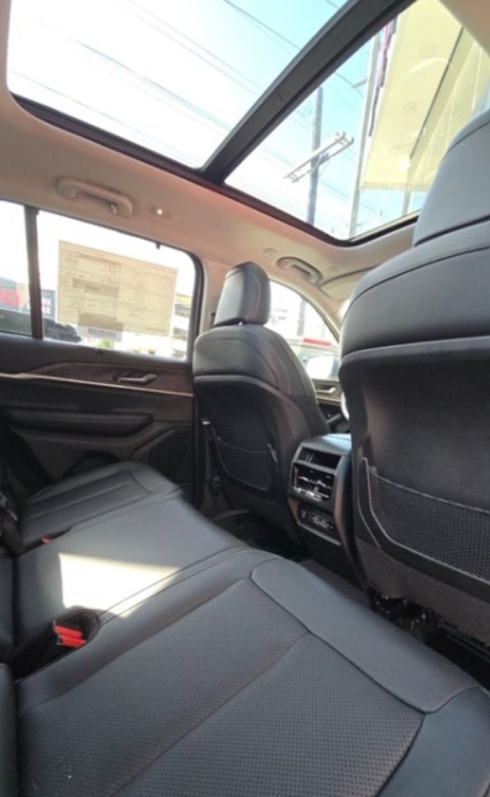 Foto 6 de 2023 JEEP GRAND CHEROKEE LIMITED