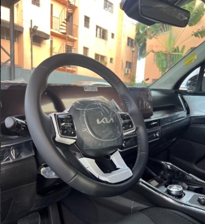 Foto 4 de 2026 KIA SORENTO LUXURY