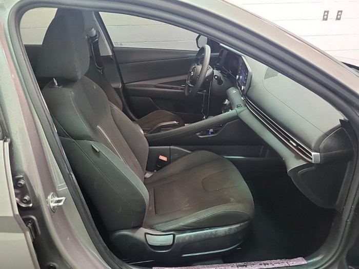 Foto 7 de 2021 HYUNDAI ELANTRA SEL