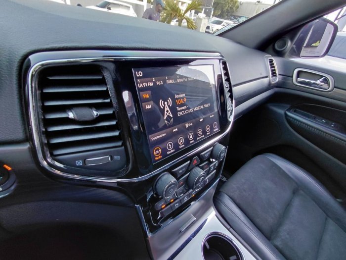 Foto 7 de 2019 JEEP GRAND CHEROKEE LAREDO 4X4