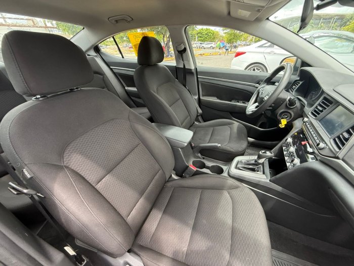 Foto 11 de 2020 HYUNDAI ELANTRA