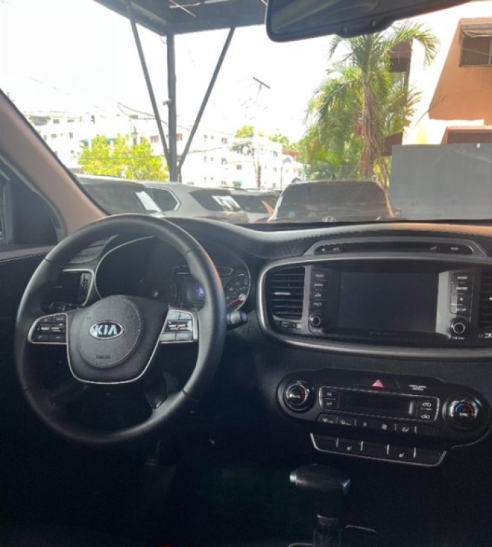 Foto 4 de 2019 KIA SORENTO LX