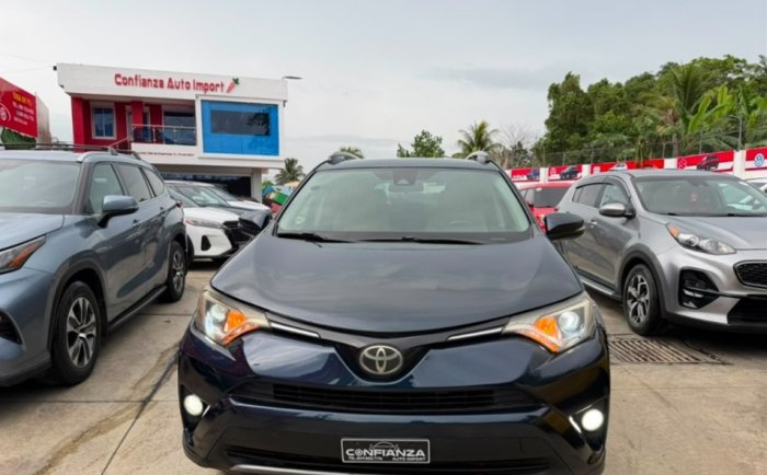 Foto 2 de 2017 Toyota RAV4 XLE