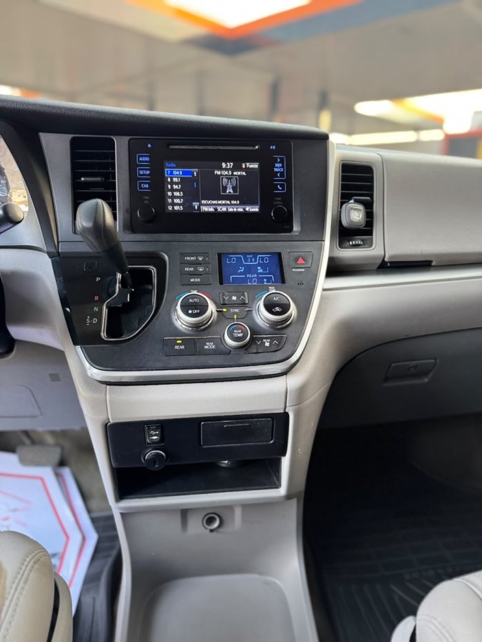 Foto 2 de 2017 Toyota SIENNA