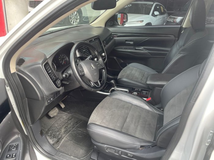 Foto 8 de 2020 MITSUBISHI OUTLANDER