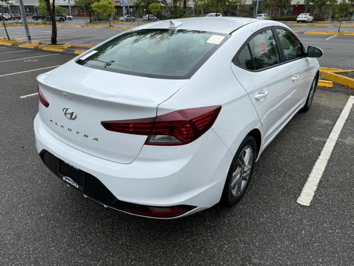 Foto 5 de 2020 HYUNDAI ELANTRA SEL