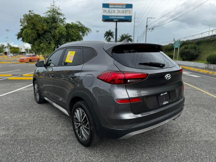 Foto 4 de 2020 HYUNDAI TUCSON SEL