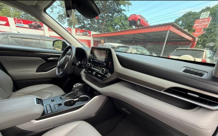 Foto 5 de 2020 Toyota HIGHLANDER
