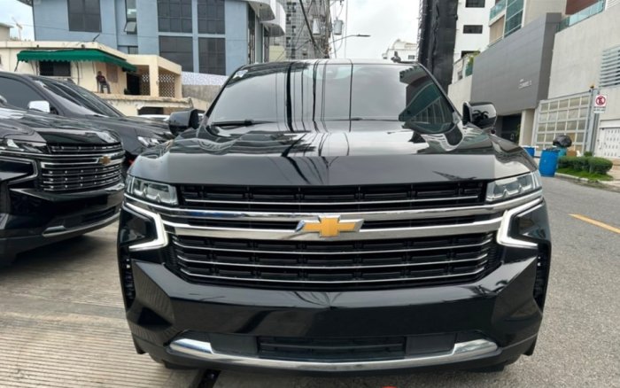 Foto 2 de 2021 CHEVROLET SUBURBAN LT