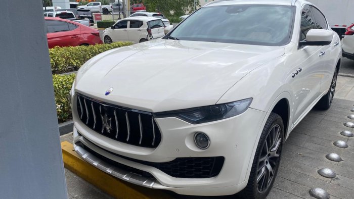 Foto 6 de 2017 MASERATI LEVANTE