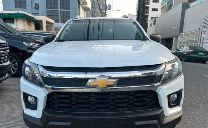 Foto 2 de 2023 CHEVROLET COLORADO LT