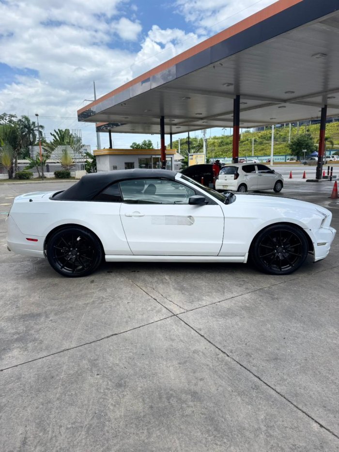 Foto 2 de 2015 FORD MUSTANG