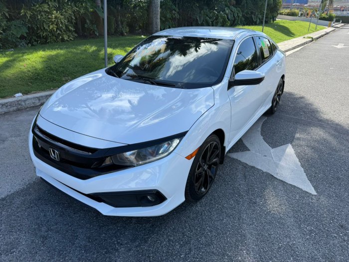 Foto 3 de 2021 Honda CIVIC SPORT