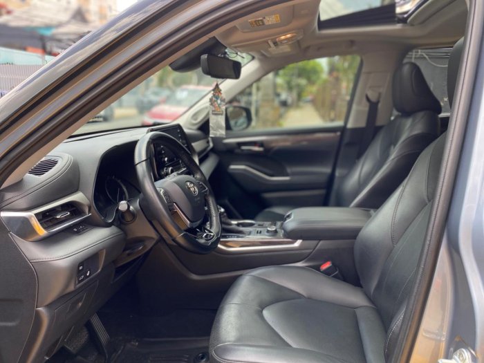 Foto 7 de 2020 Toyota HIGLANDER LIMITED 4X4