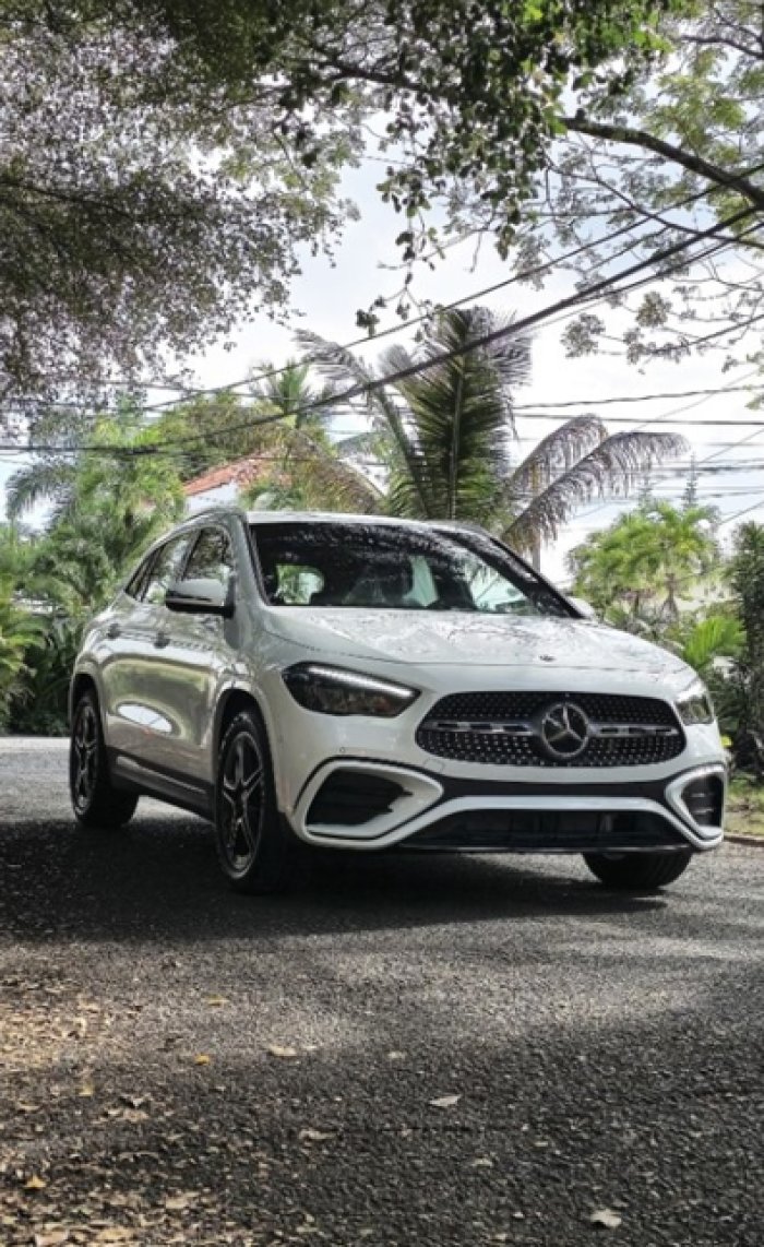 Foto 3 de 2025 MERCEDES-BENZ CLASE GLA 200 AMG LINE