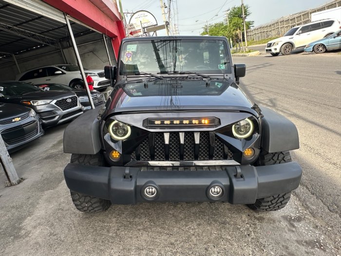 Foto 2 de 2017 JEEP WRANGLER UNLIMITED SPORT