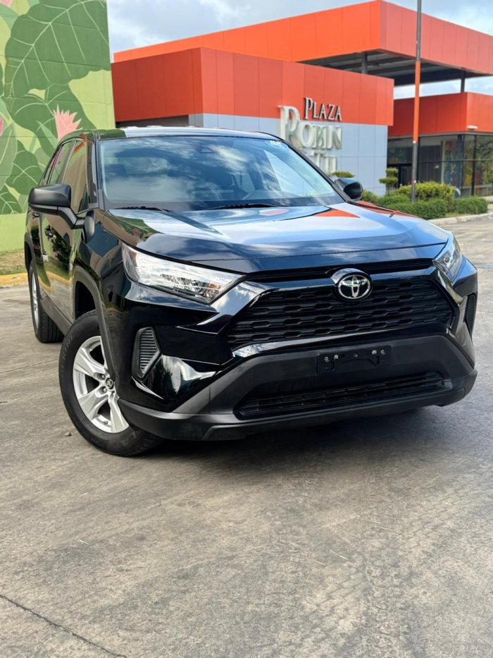 Foto 3 de 2021 Toyota RAV-4 LE