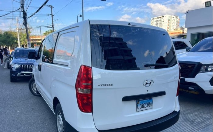 Foto 8 de 2018 HYUNDAI H 1 TQ6