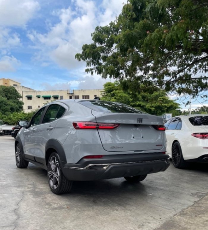 Foto 10 de 2023 FIAT FASTBACK LIMITED 270
