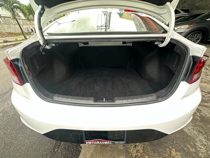 Foto 9 de 2020 HYUNDAI ELANTRA SEL
