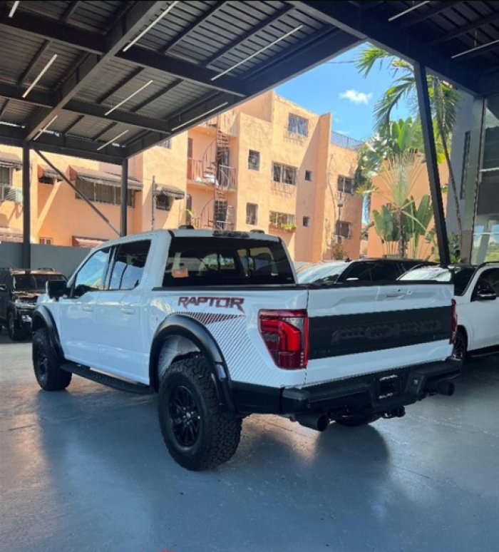 Foto 8 de 2025 FORD F 150 RAPTOR