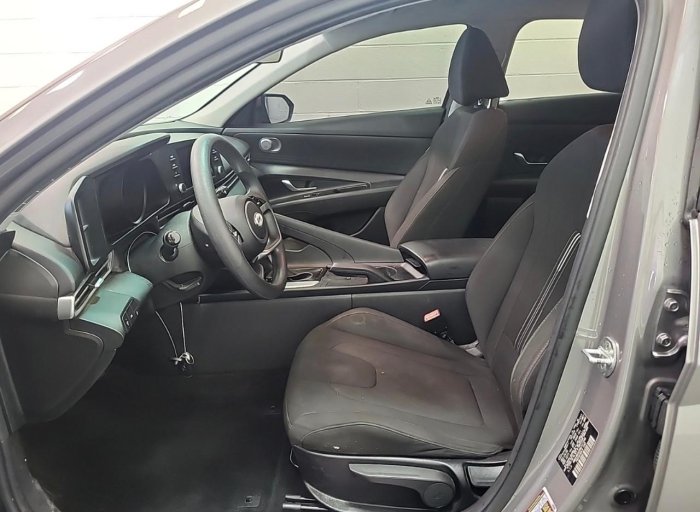 Foto 5 de 2021 HYUNDAI ELANTRA SEL