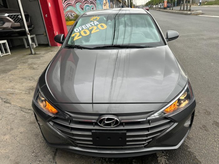 Foto 2 de 2020 HYUNDAI ELANTRA SEL