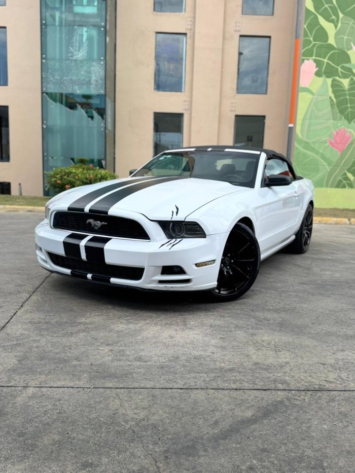 Foto 3 de 2015 FORD MUSTANG