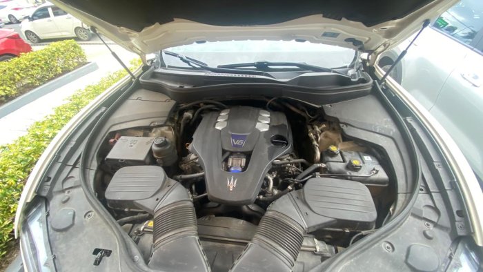 Foto 3 de 2017 MASERATI LEVANTE