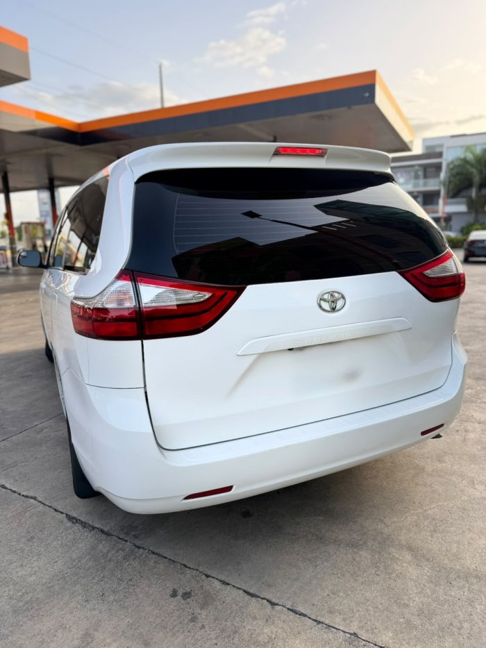 Foto 8 de 2017 Toyota SIENNA