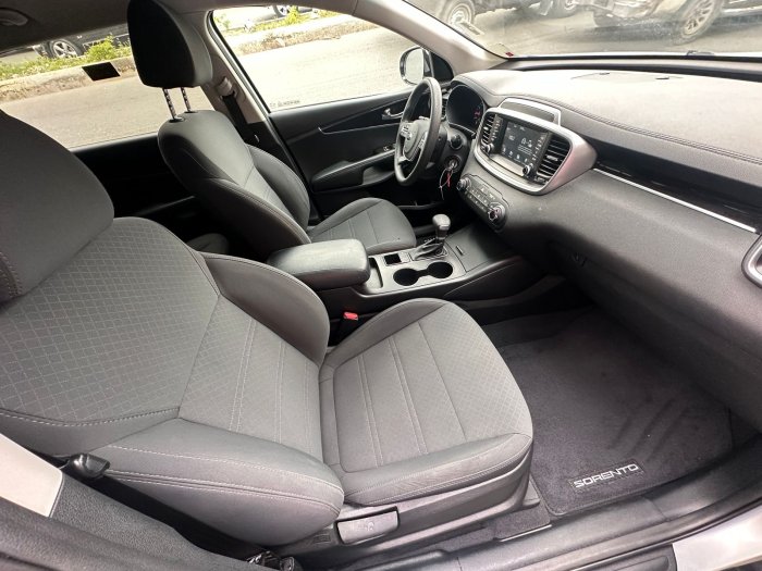Foto 9 de 2020 KIA SORENTO LX