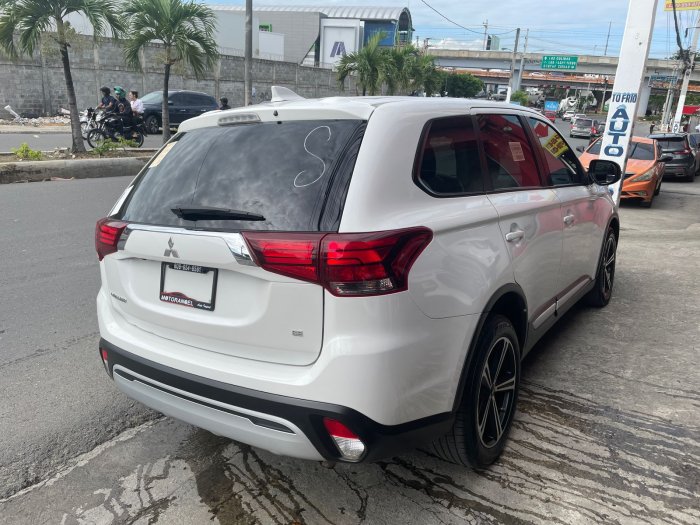 Foto 3 de 2020 MITSUBISHI OUTLANDER