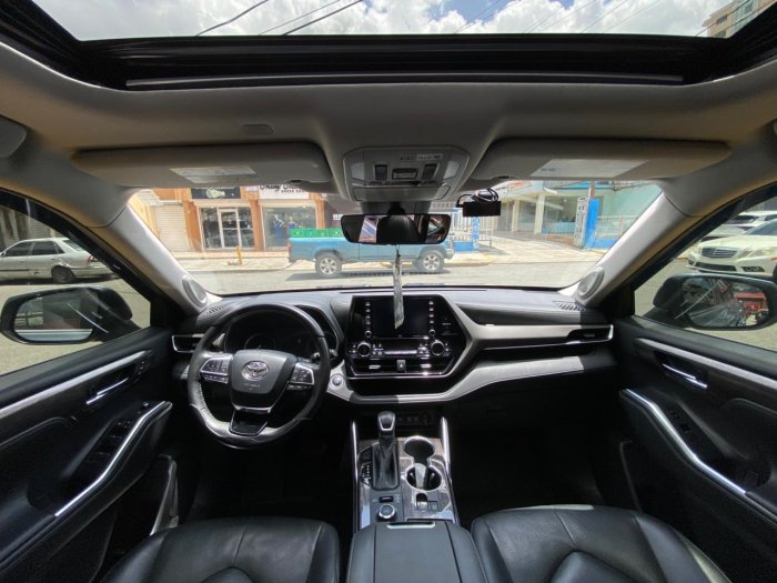 Foto 9 de 2020 Toyota HIGLANDER LIMITED 4X4