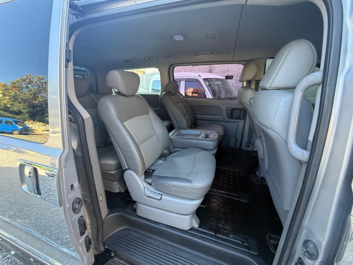 Foto 3 de 2021 HYUNDAI GRAND STAREX