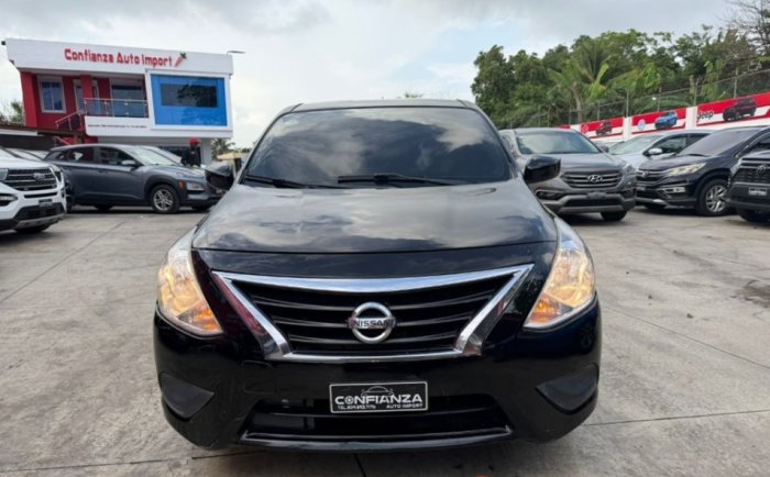 Foto 2 de 2019 NISSAN VERSA