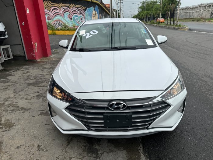 Foto 2 de 2020 HYUNDAI ELANTRA SEL