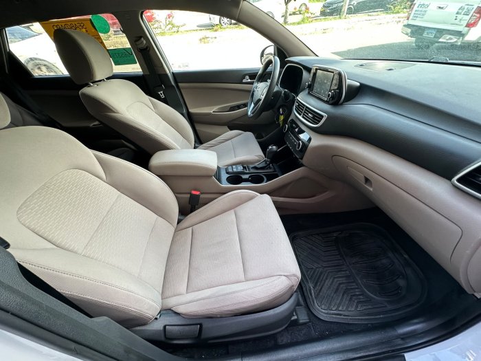 Foto 8 de 2021 HYUNDAI TUCSON SE