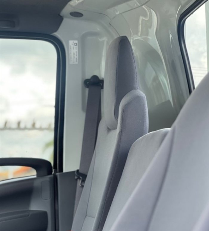Foto 6 de 2025 ISUZU NPR