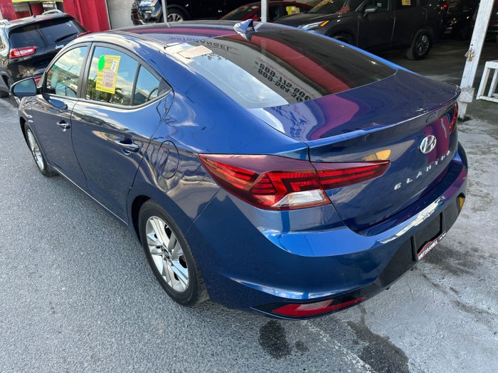 Foto 4 de 2020 HYUNDAI ELANTRA SEL