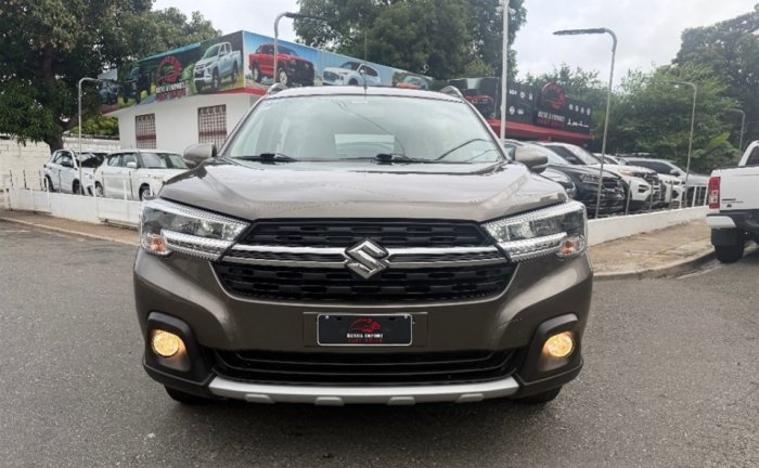 Foto 3 de 2024 SUZUKI XL7