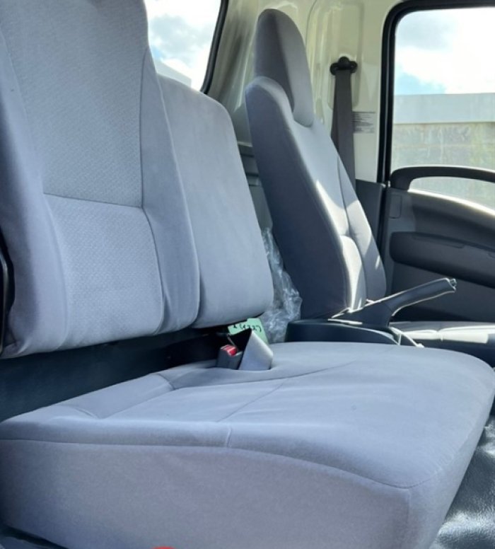 Foto 8 de 2027 ISUZU NPR
